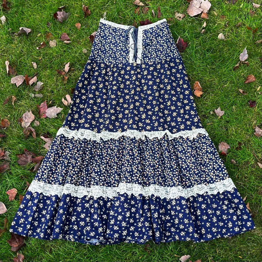 🦋 Vintage 1970s Gunne Sax by Jessica “Gunnies” prairie maxi skirt